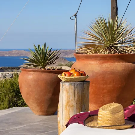 Mykonian Ode With Stunning Sunrise & Sunset Views Псароу